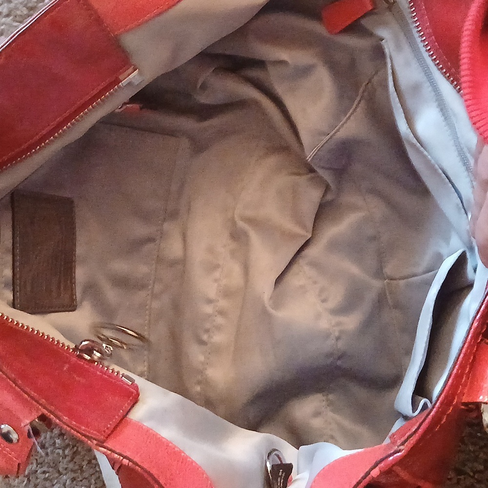 Coach heart poppy red large tote bag - Picture 5 of 17